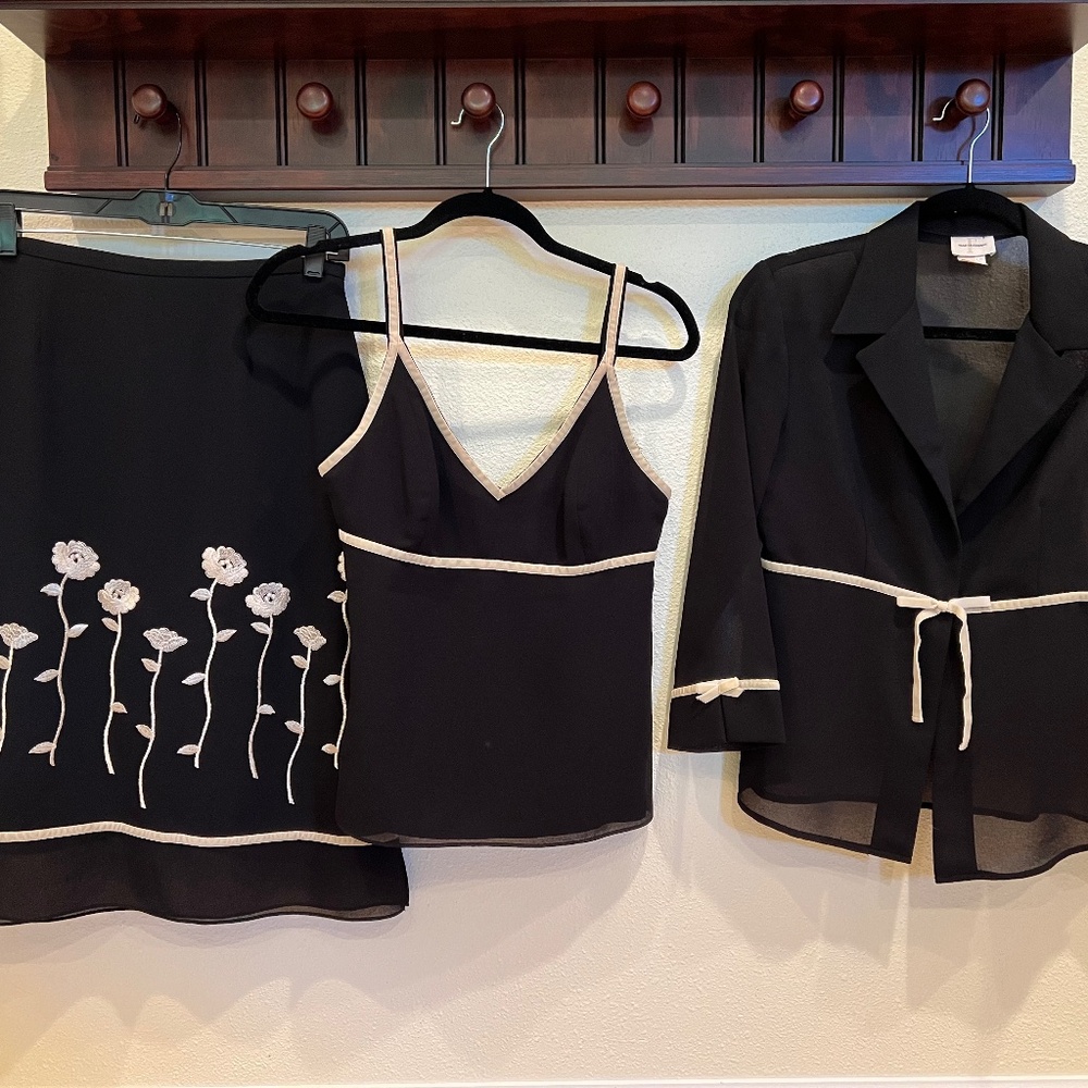 Femme de Carriere 3 piece black and ivory skirt set. Size 38/US 6-8.